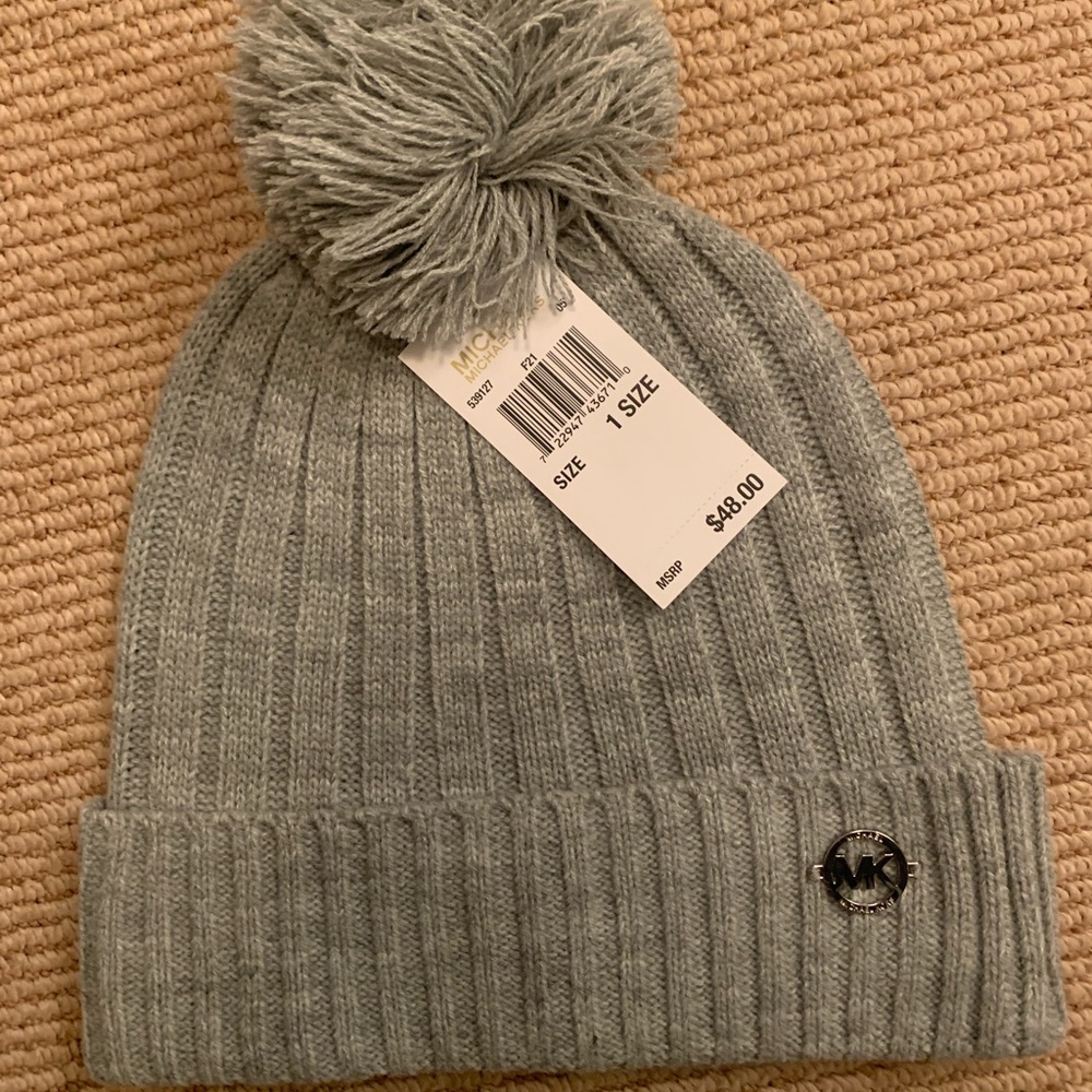 Michael Kors winter pom-pom hat